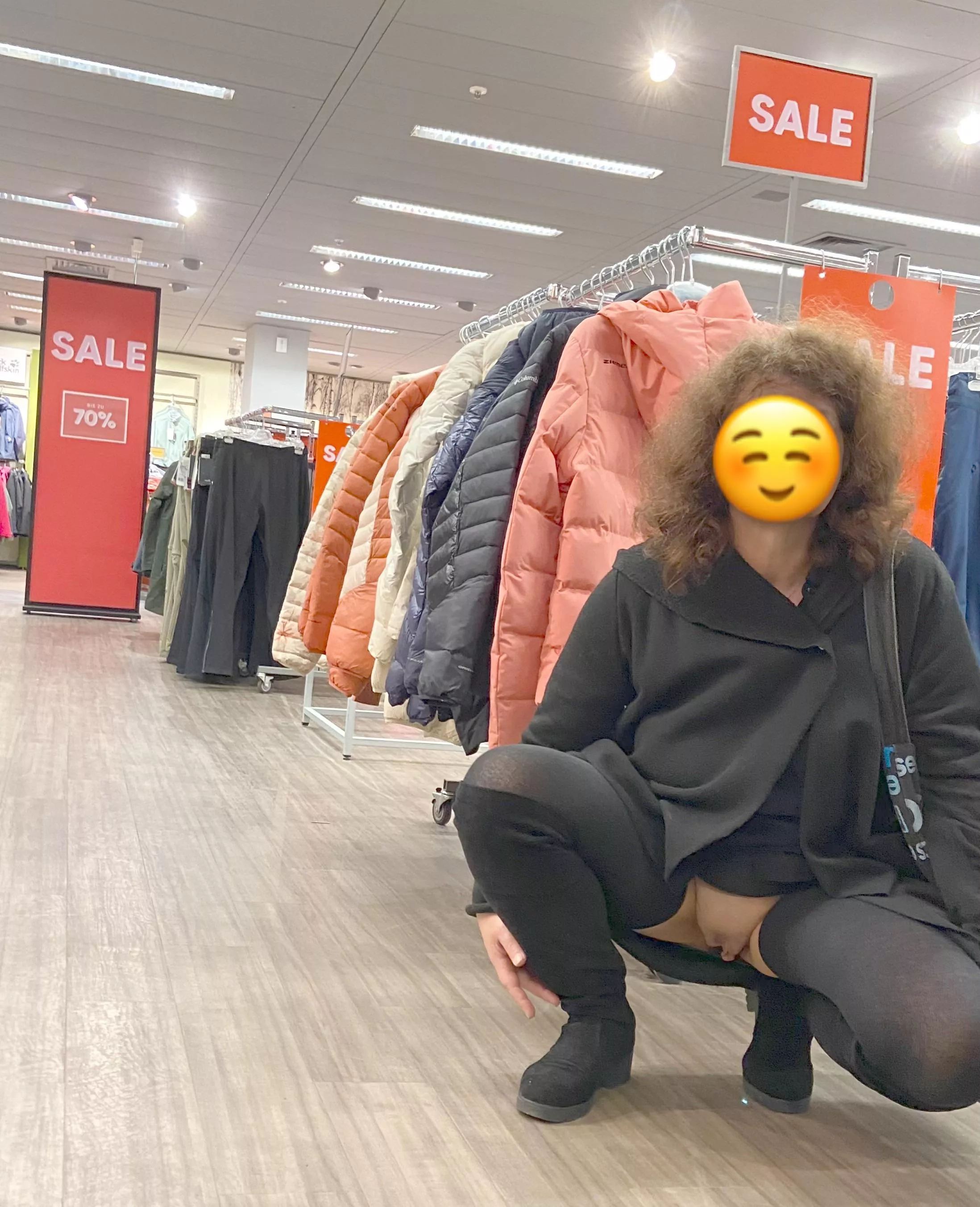 (f) i flashes at the schoppingmall