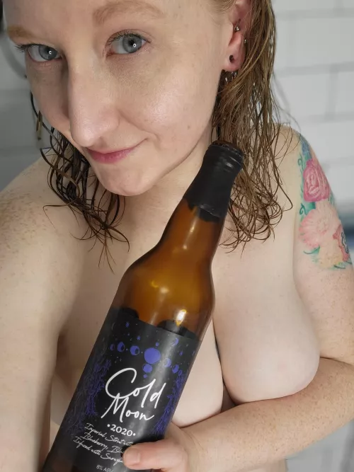 First beer from this brewery and it was a fun one. Crooked Tooth Brewing Cold Moon Imperial Stout w/ Blueberry, Black Cherry, Cacao, & infused with snowflake obsidian.