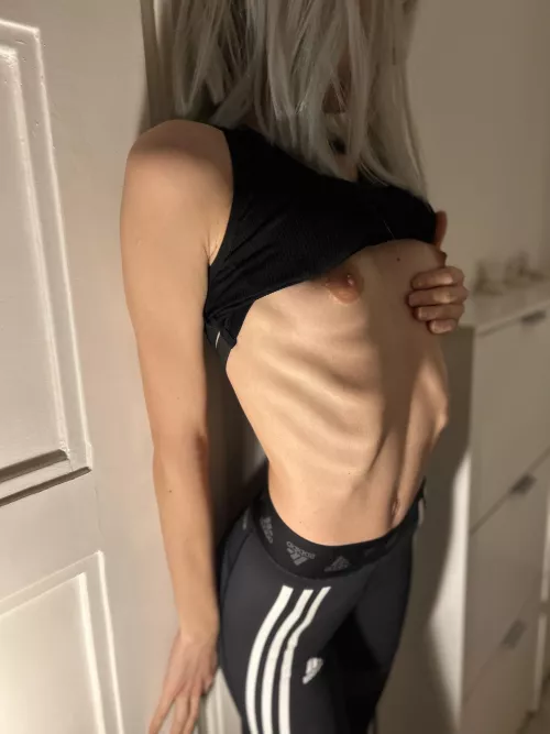 Hope you will like my sporty tummy [img]