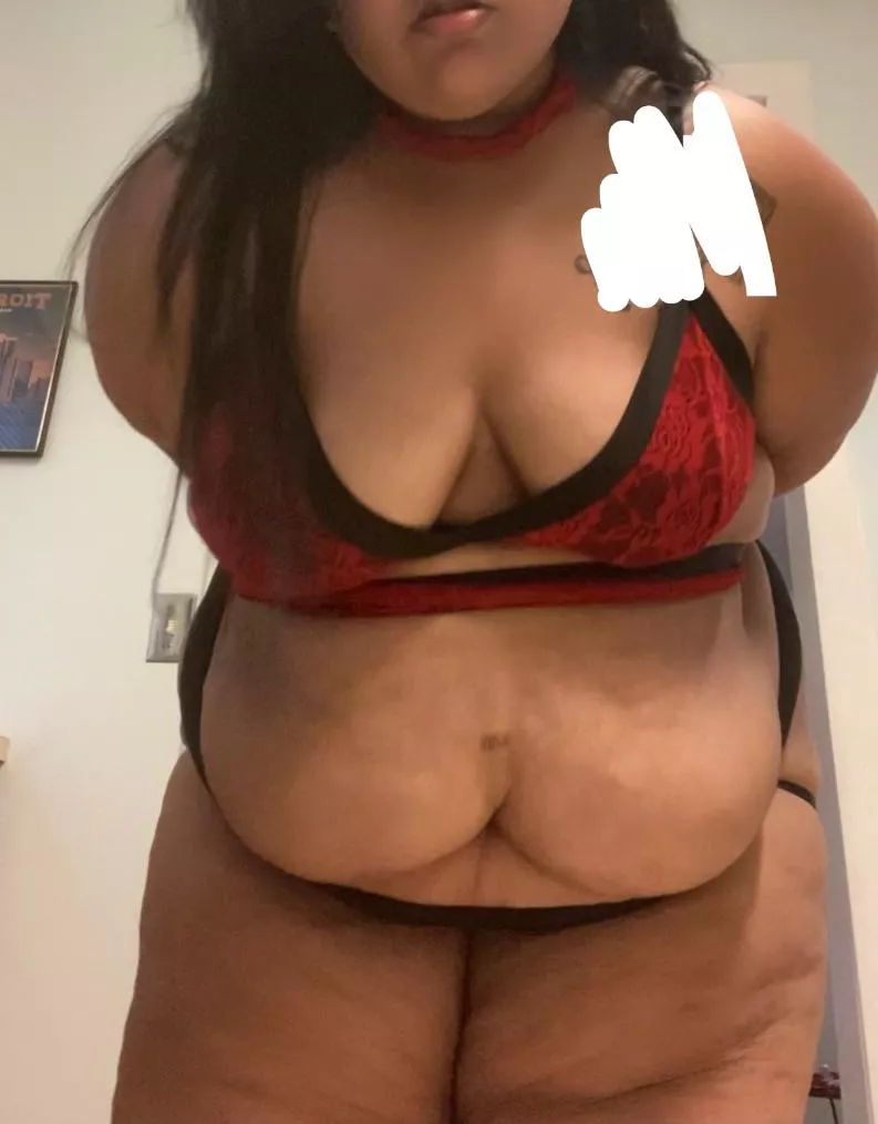 How cute do I look stuffed! Currently craving ox tail and corn bread