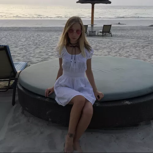 How many are interested in seeing her naked? Leave a comment