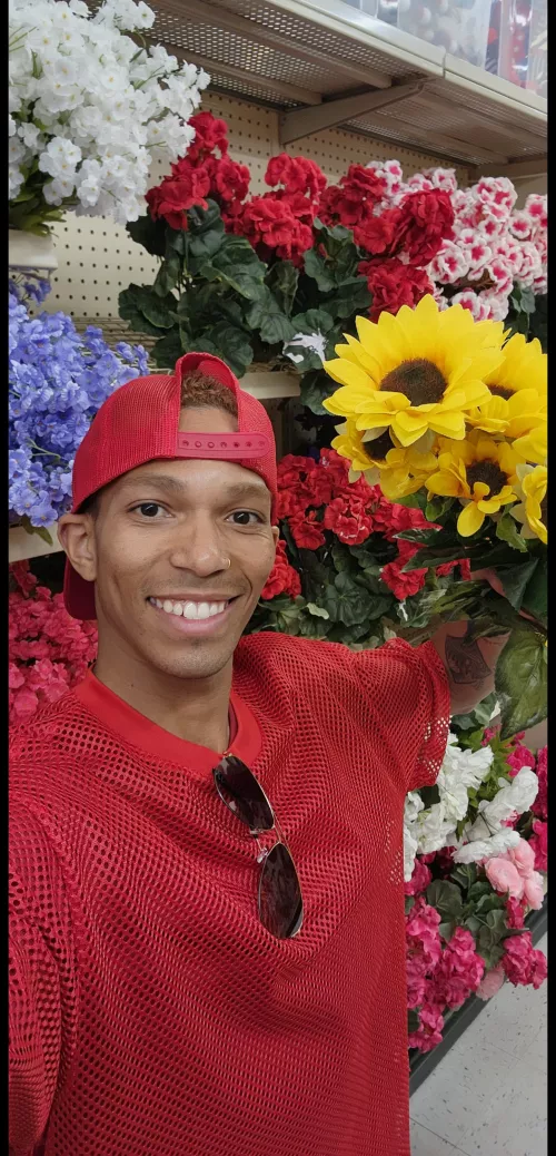 I am a flower guy 😁 real or not!! They got my heart ❤️ 💙 💜 💖 💗 💘