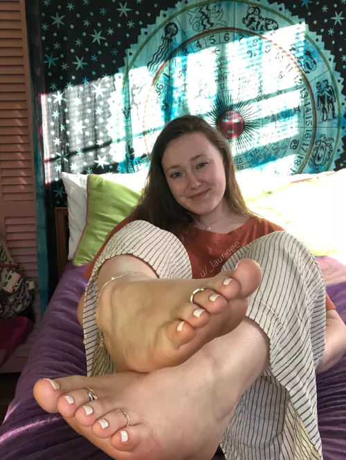 I know you want my fresh white pedi in your face hehe