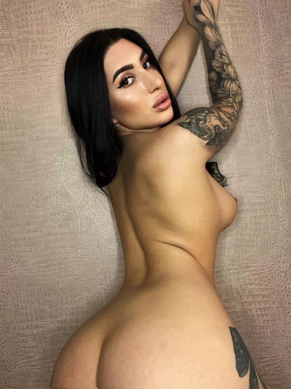 I want to show my ass in all its glory