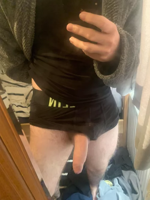 Ignore the messy room 😆