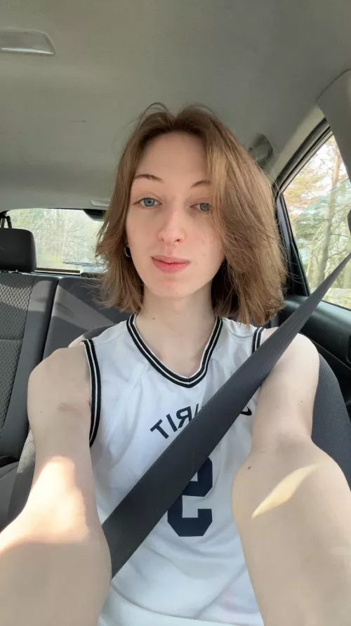 I’m enjoying the warm weather today🥰