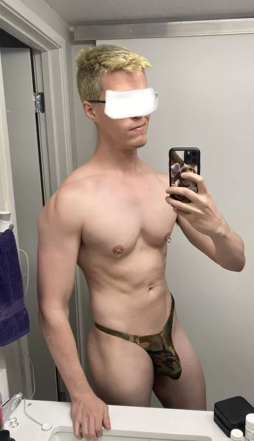 Just pull it to the side and stick it in bro