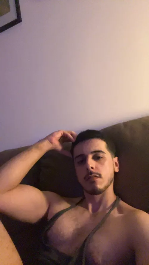 Letting the tiddis out after crossfit thrusters 😔