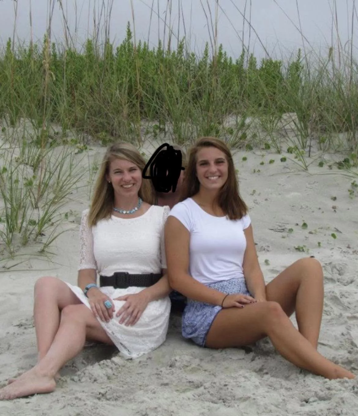 Mom n daughter both office girls