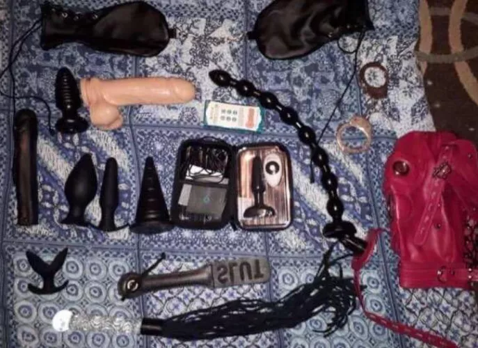 Mommy will humiliate the tiny clits of everyone who upv and say hi to this 😂🤏