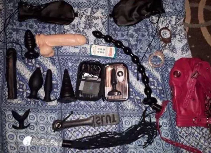 Mommy will humiliate the tiny clits of everyone who upv and say hi to this 😂🤏