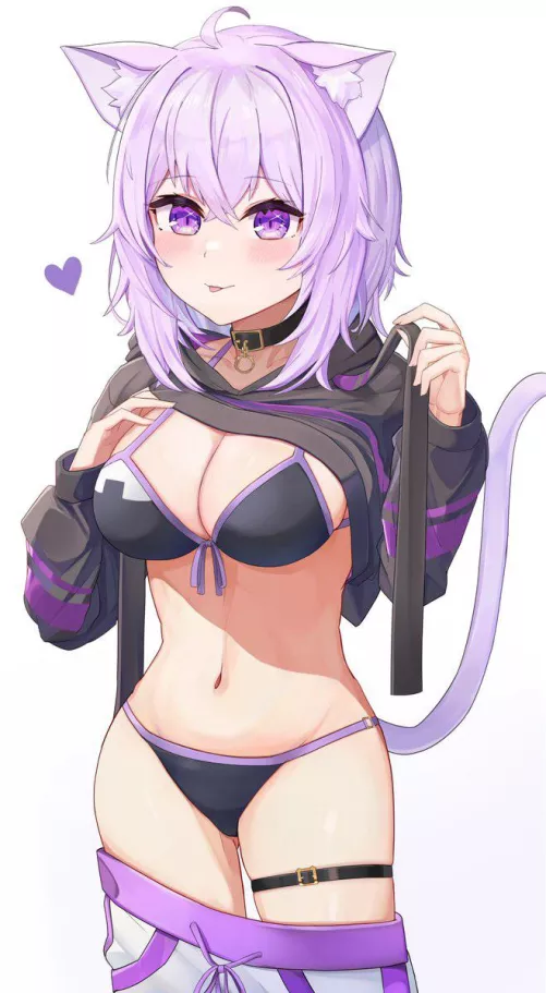 Okayu is ready to hit the pool at any moment