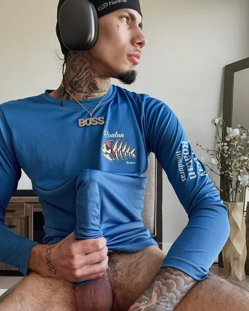 Pass the belly button, so i could talk to you how I want😭