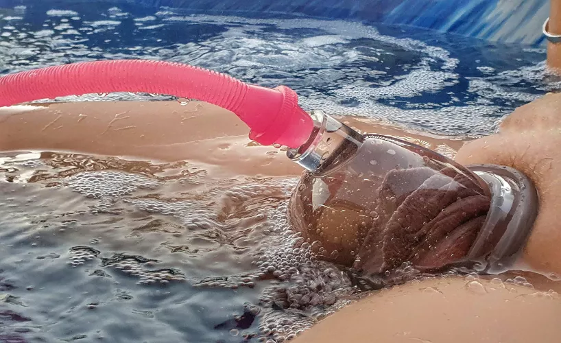 Pumping in the spa; side view. 🇦🇺