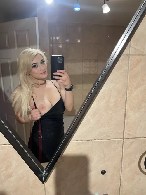 Quick lil nipple flash with the bathroom door open🤭 wonder if anyone walking by saw