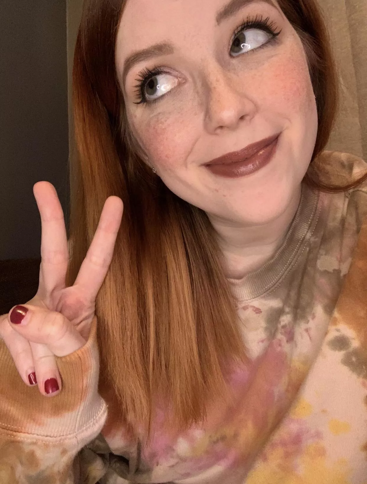 Spending a quiet Tuesday night in with some cats and Netflix! [F]