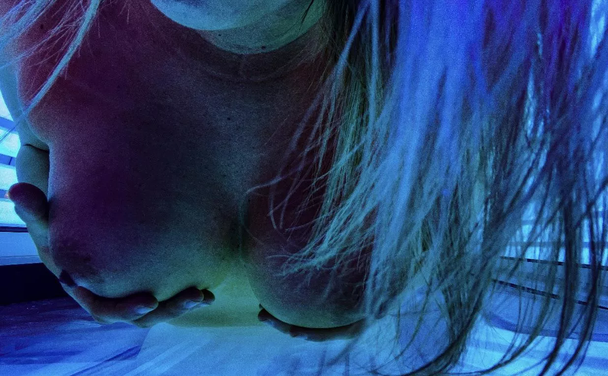 Tanning always turns me on so much!