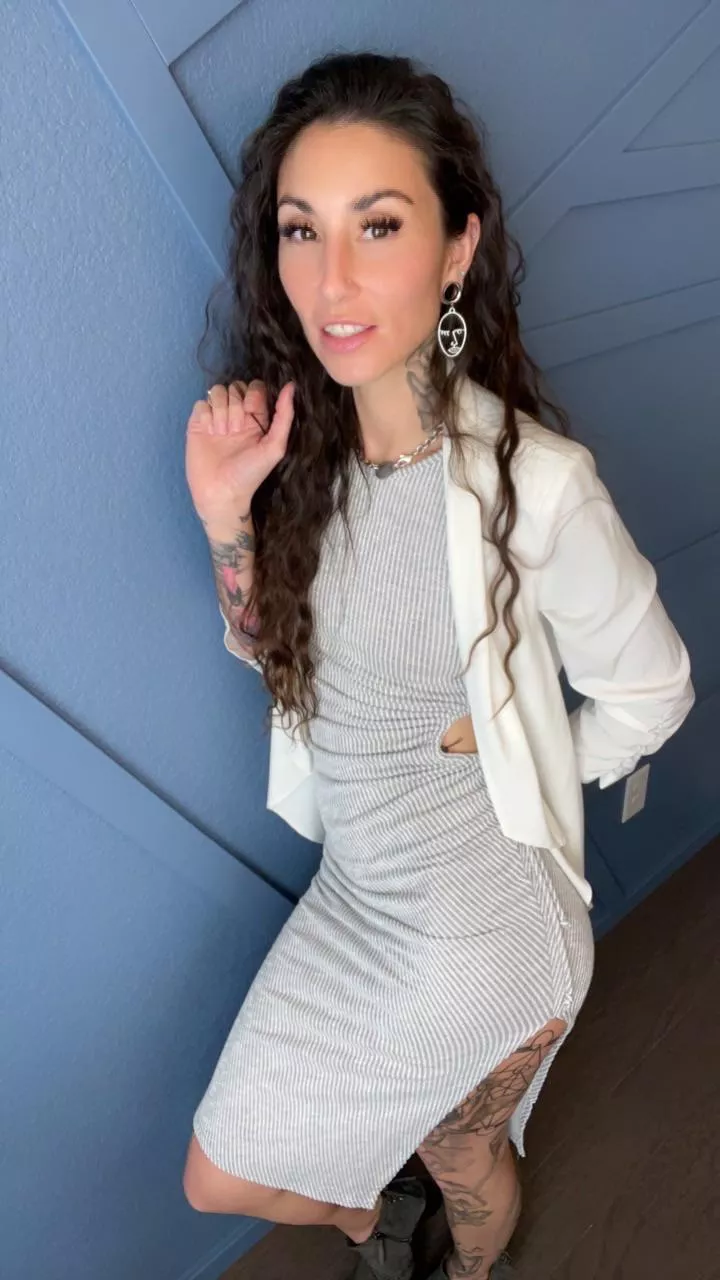 Ugh sometimes I have to dress professionally [f]32