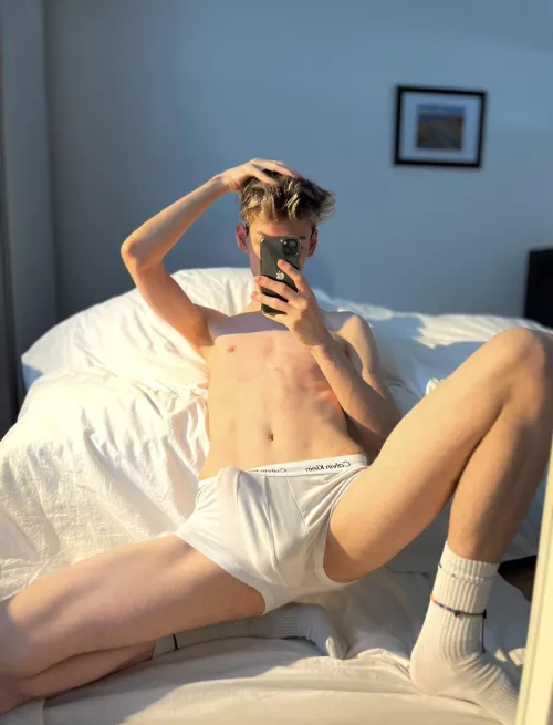 Wanna see what’s underneath?🙈