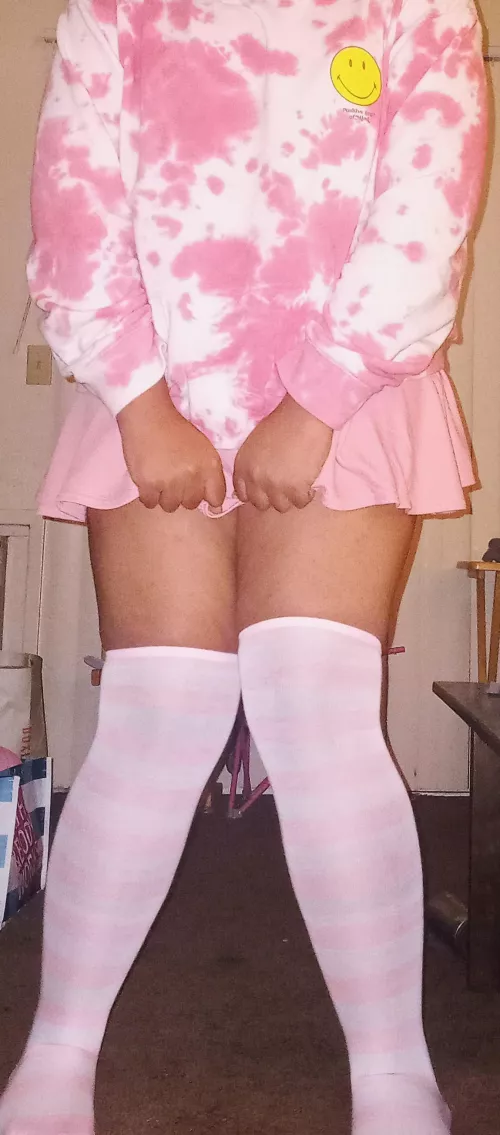 Welp, second post here >///<