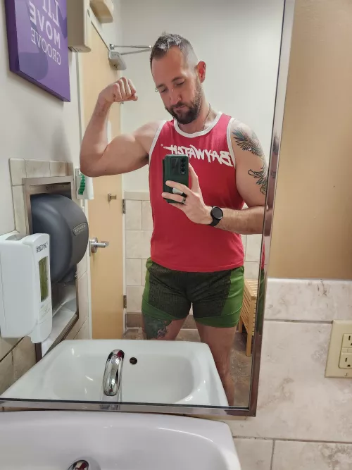 When ya tired as f*ck, feeling emotional, lonley, and don't want to do the things... But goals.