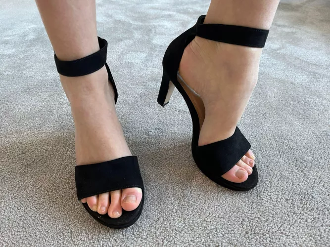 Would you be able to walk by without staring 😈