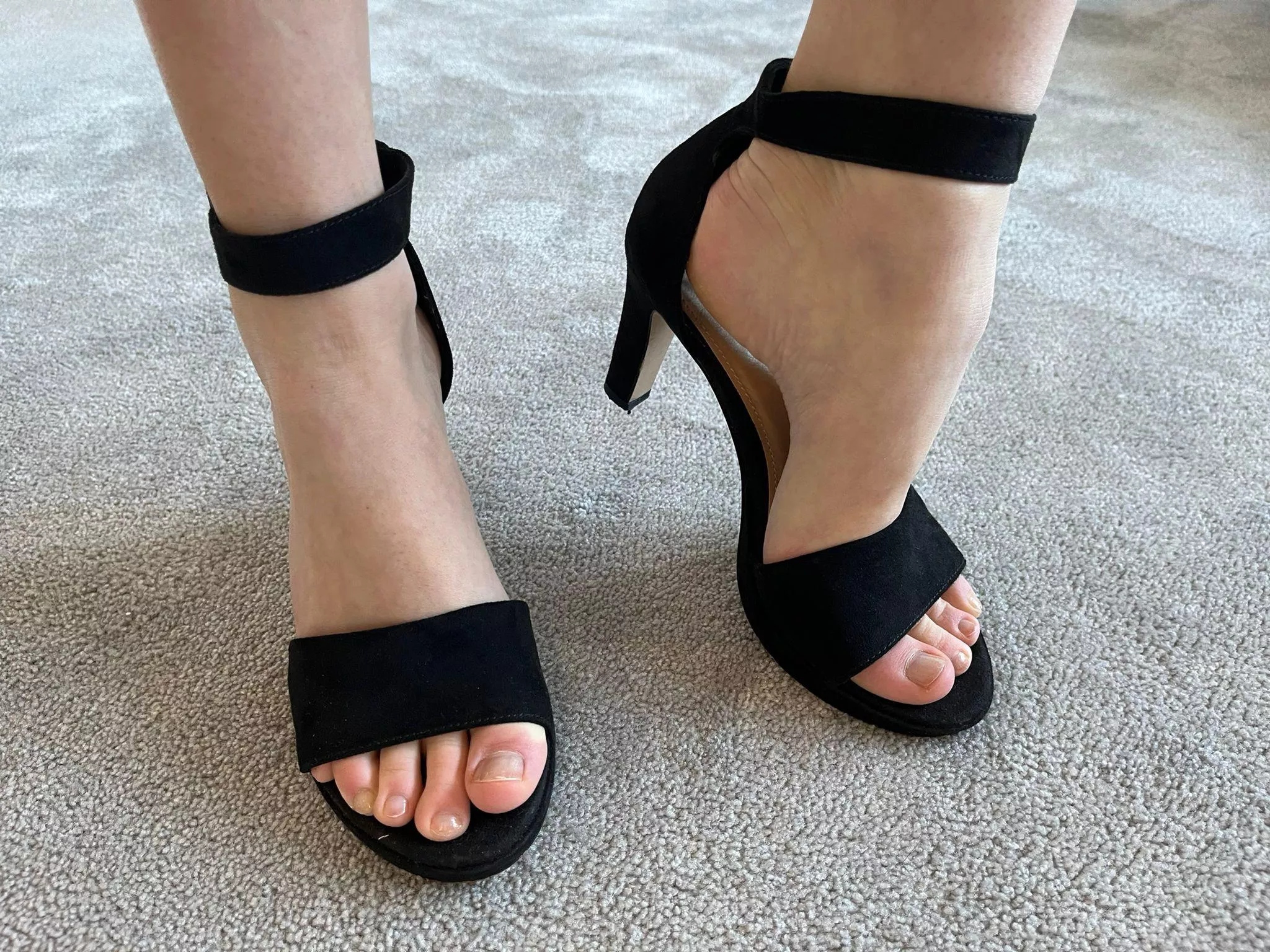 Would you be able to walk by without staring 😈