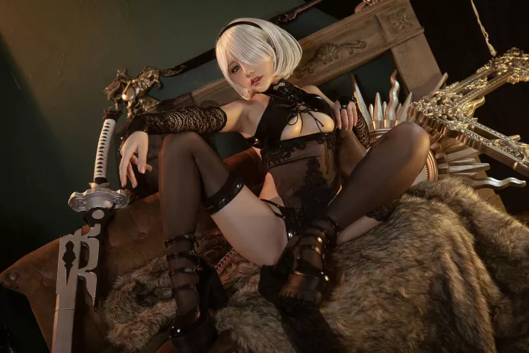 Yixiao Xiangqin As 2B from Nier:Automata