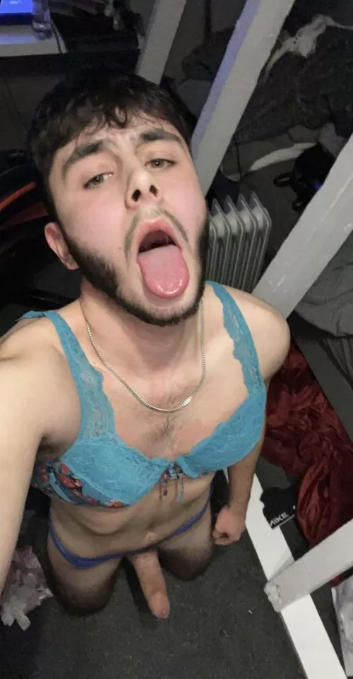 19 embarrassing myself dm for my snap will send u more like this!