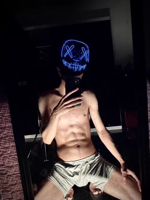 20 put my cock on your mouth suck my bulge