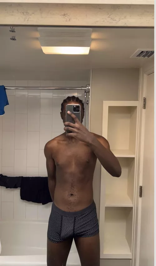 20M cum found out what’s underneath ;) @eeoj1