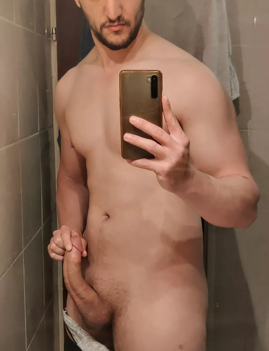 Any bros into curved thick cocks? (29)