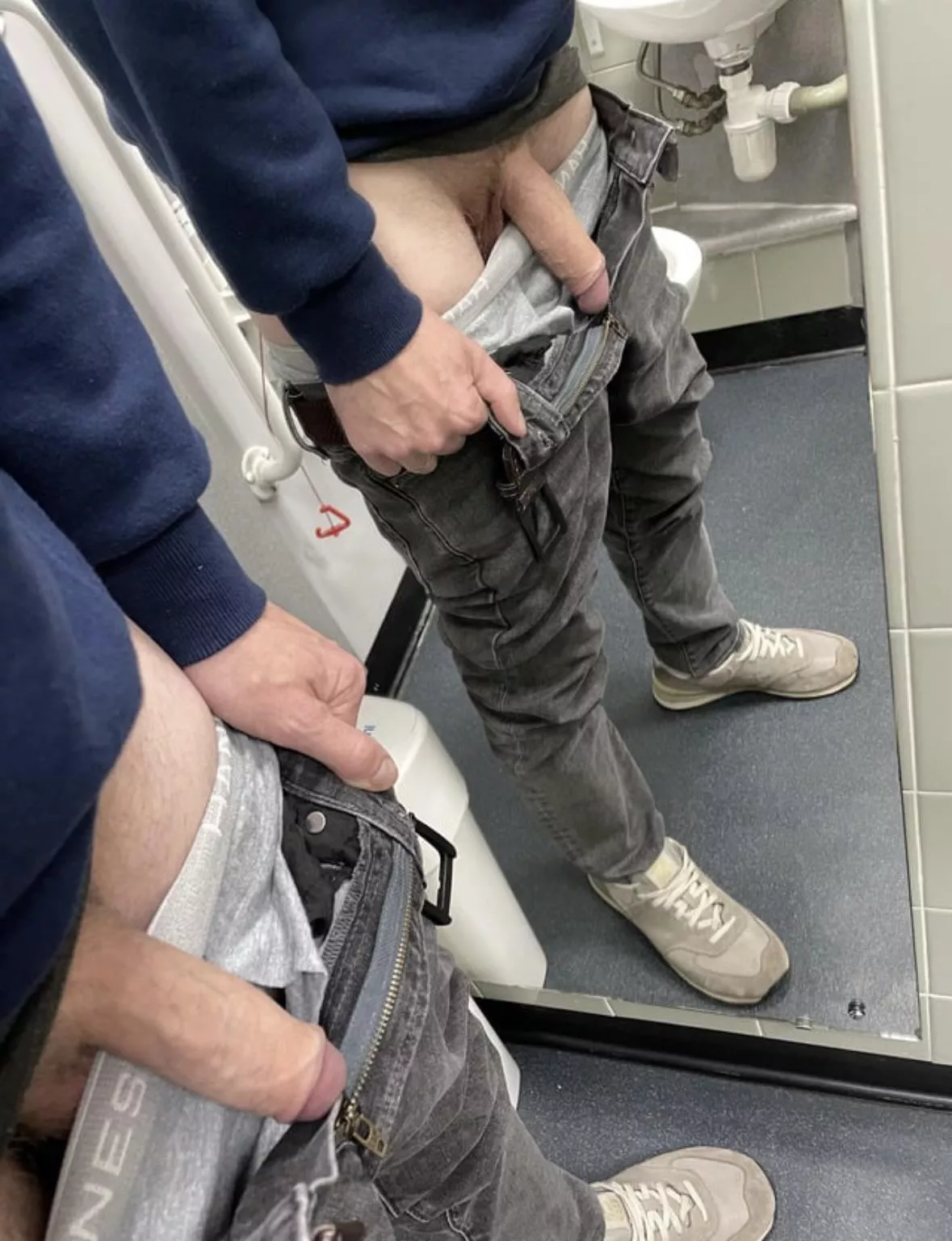 Bathroom breather 🍌