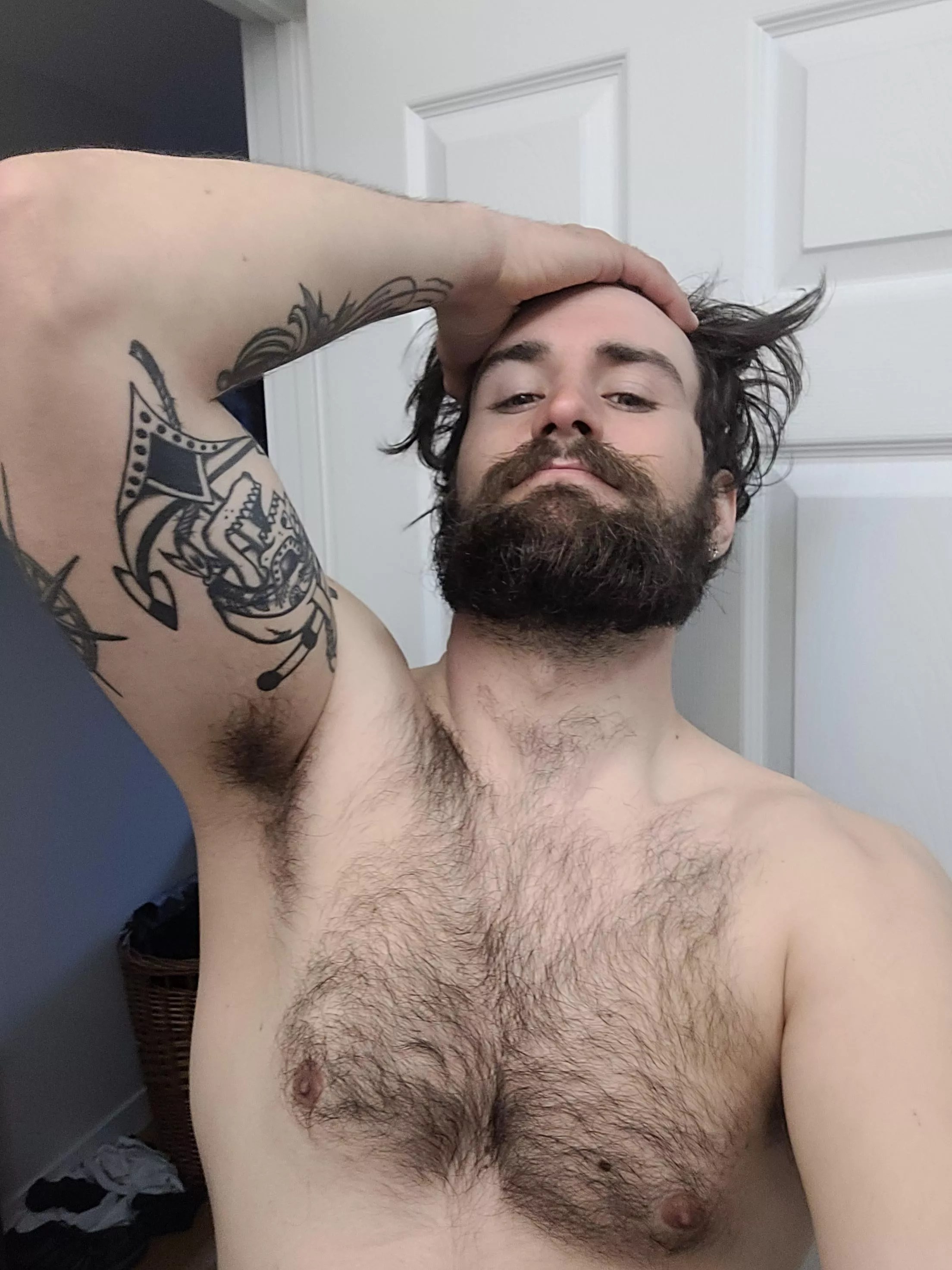 Can't wait to have my hair long enough to tie it and live the full beard/man bun fantasy 😂