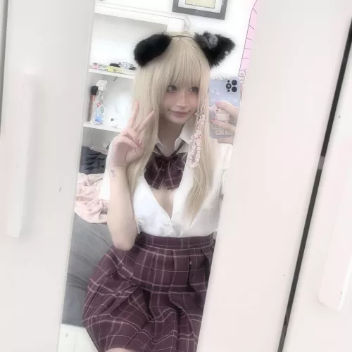 Come over and play with me, meow!