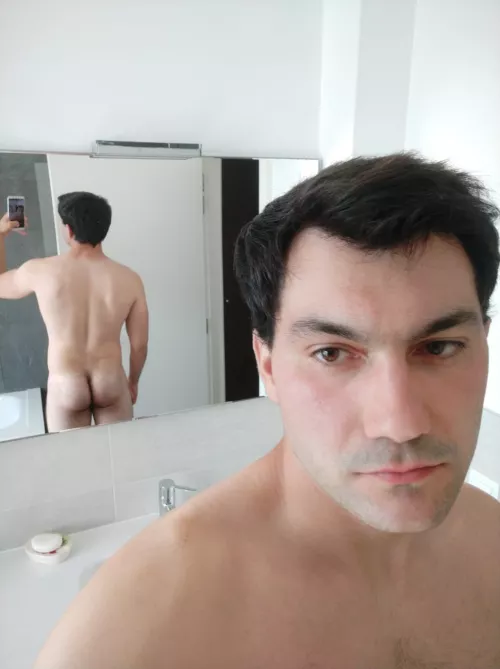 Do you like my round ass? 😏