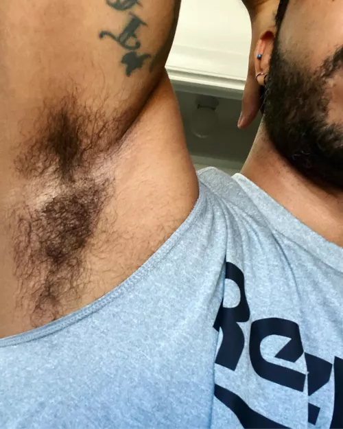 Does anyone just sext anymore is everyone trying to sell sh*t now?