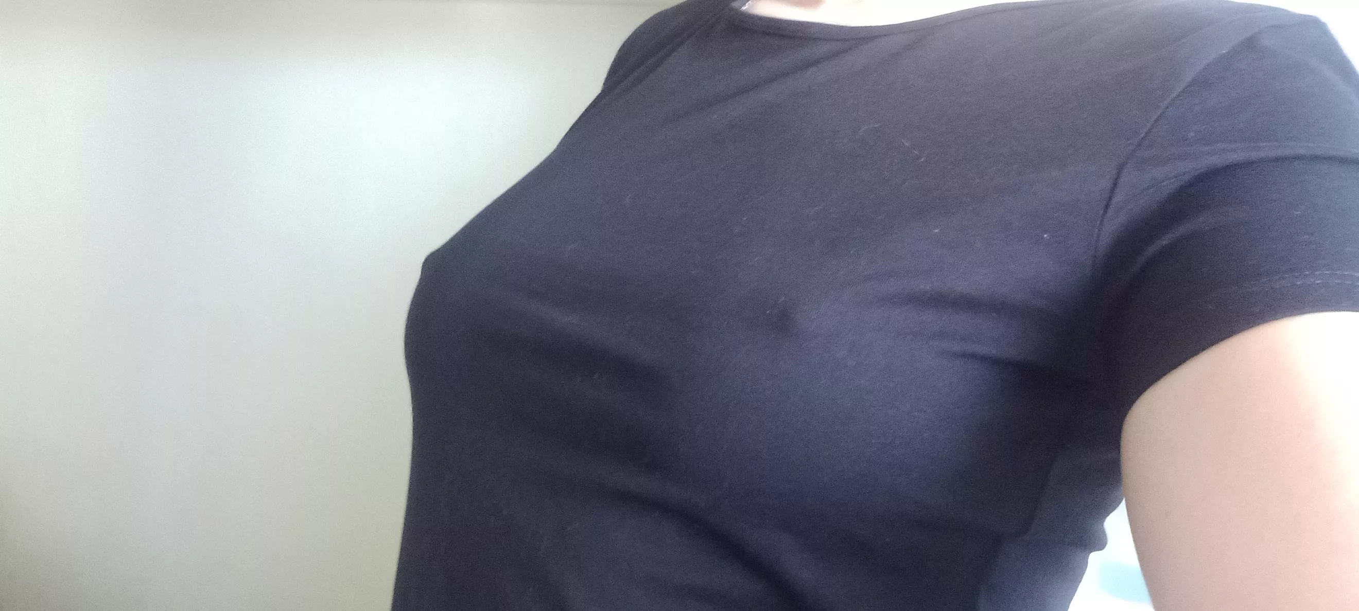 Doing arrangements without bra. Who wants to go with me?