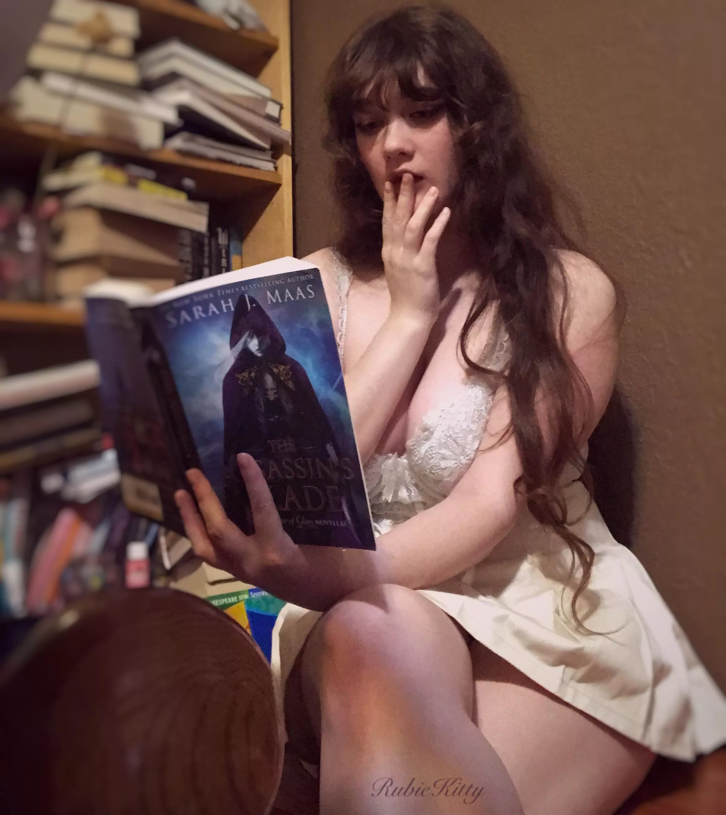 [F]Can I read on your lap?😉