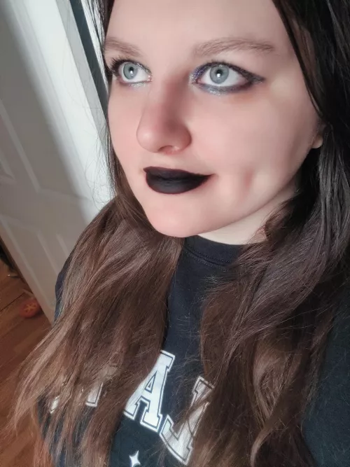 Felt super pretty today 🖤