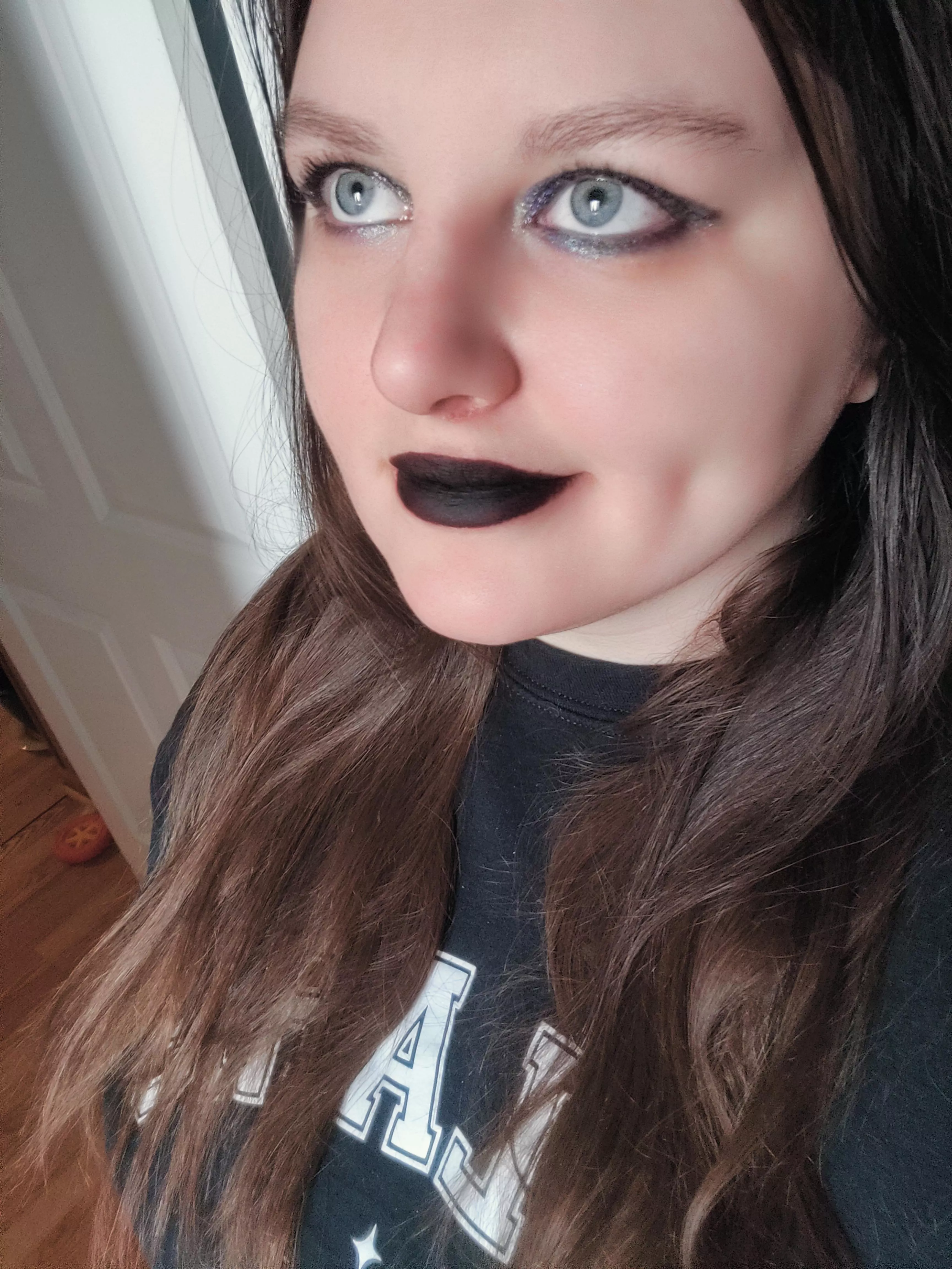 Felt super pretty today 🖤