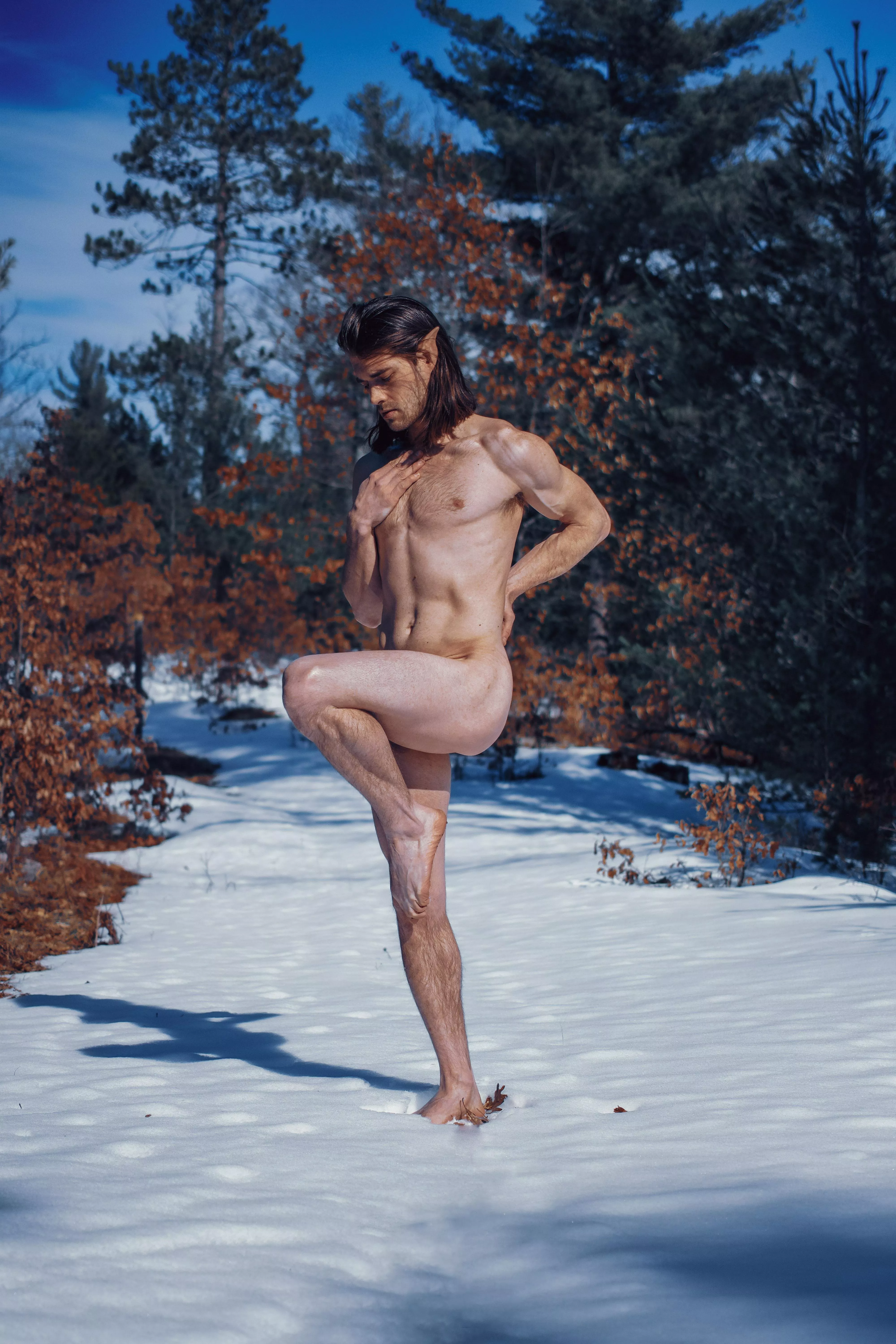 Flower in the vase, viper at it's base ✨