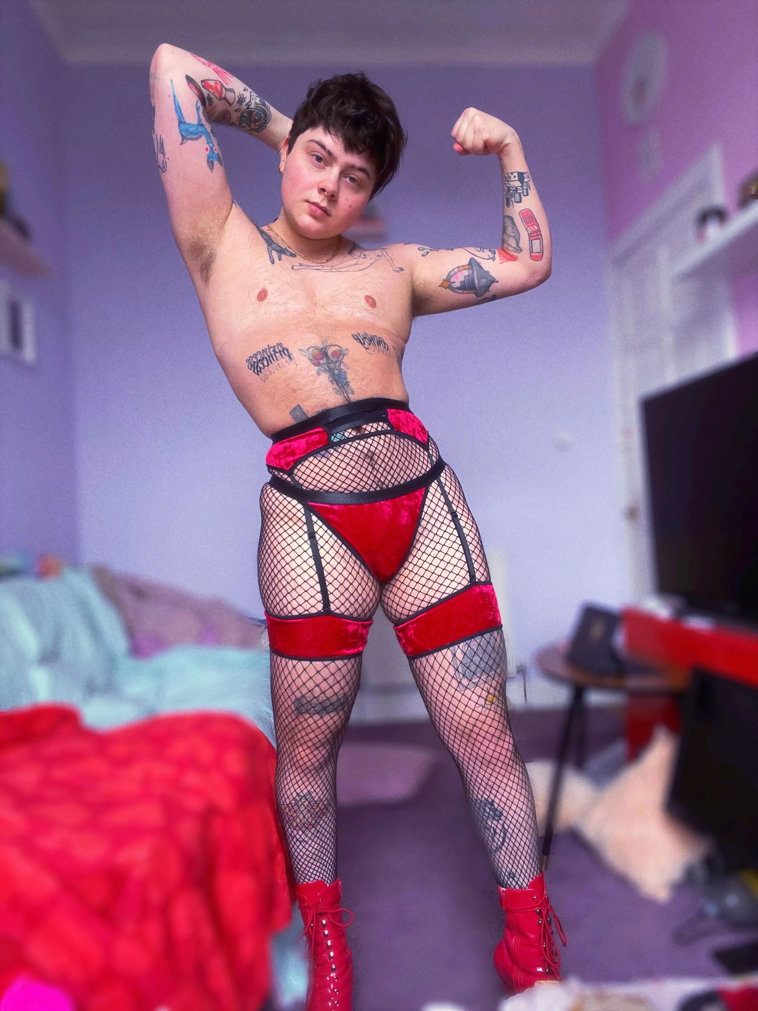 gonna wear this to a queer club night next week, what do you think? :)