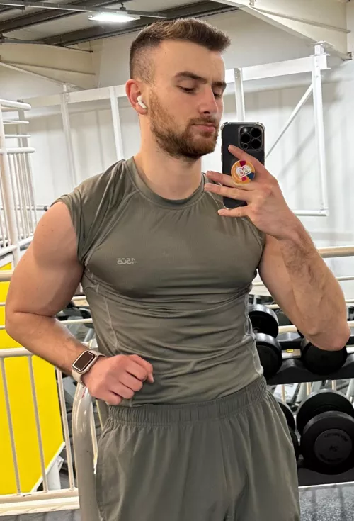 Had to roll up the sleeves 😅