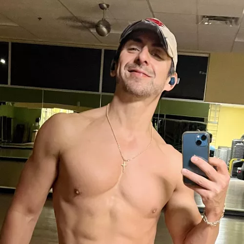 Happy Friday Junior! Keep on trucking, y’all, almost there! Make today special. Don’t be shy, say hi!