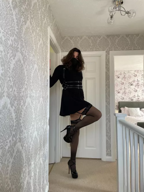 How feminine do i look? 🖤