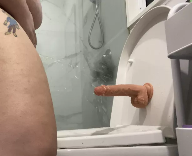 I like pissing on pathetic cocks
