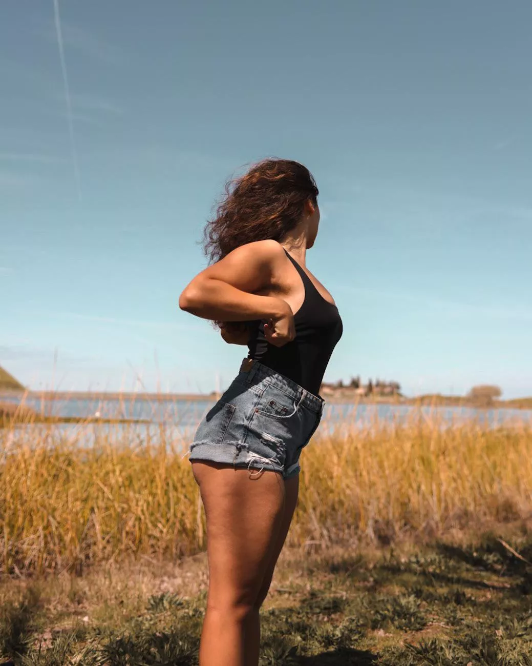 I love being by the water 🌊👀