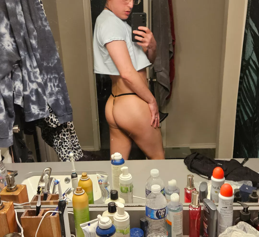 I love the way g strings look