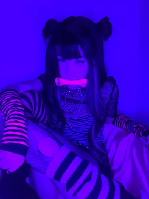 I won’t bite… hard 😈